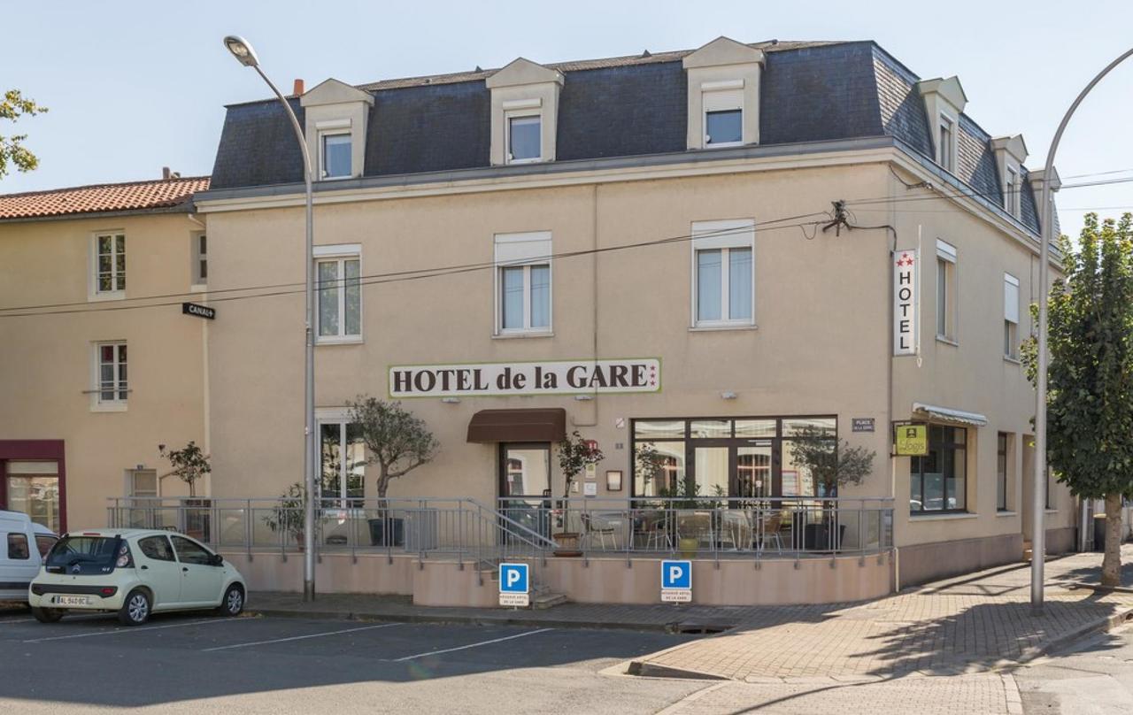 Hotel De La Gare Thouars Exterior foto